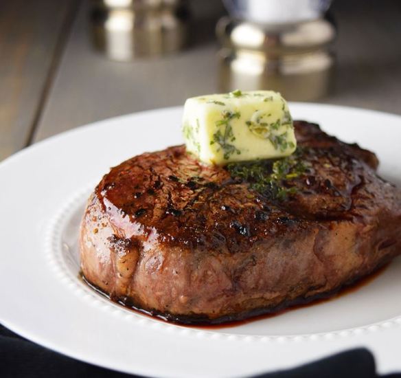 juicy_filet_with_herbed_butter